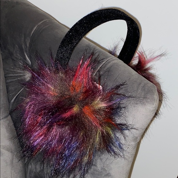 Faux Fur Earmuffs ✨ - Picture 3 of 4